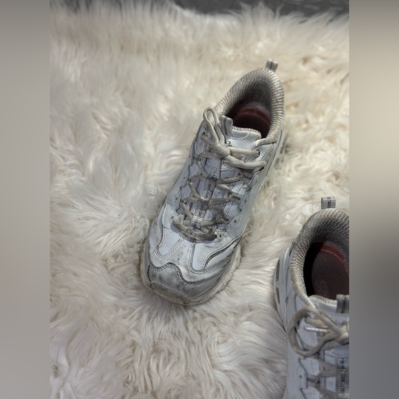 Well worn white sketchers sneakers shoes - Picture 5 of 8